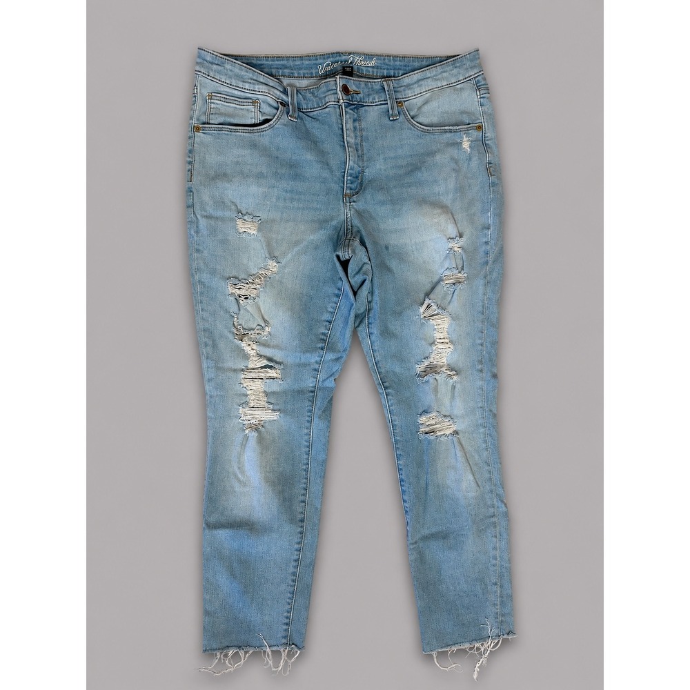 Universal Thread Jeans Womens 14R Blue Distressed Ankle Mid Rise Denim